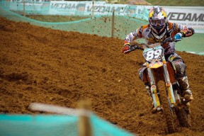 开yun体育-托里·哈斯克展现强大爆发力，哈里斯托克曼发表的